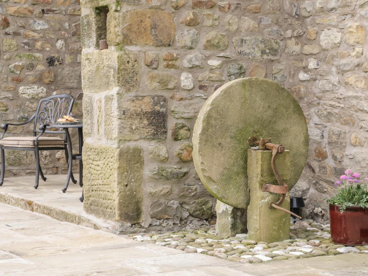 Crane Field Laithe Airton Exterior foto